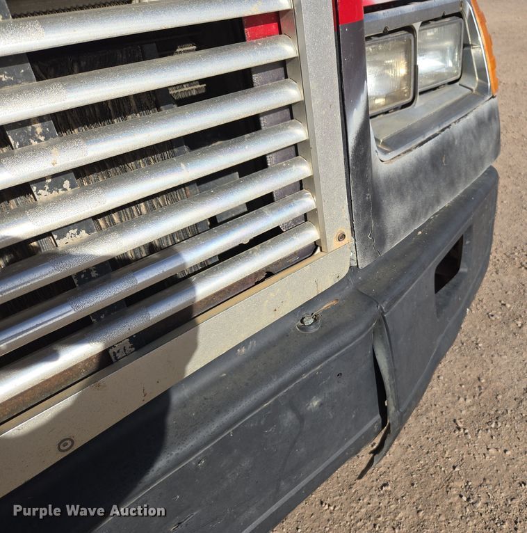 image for item ER5026 1996 Freightliner FLD semi truck