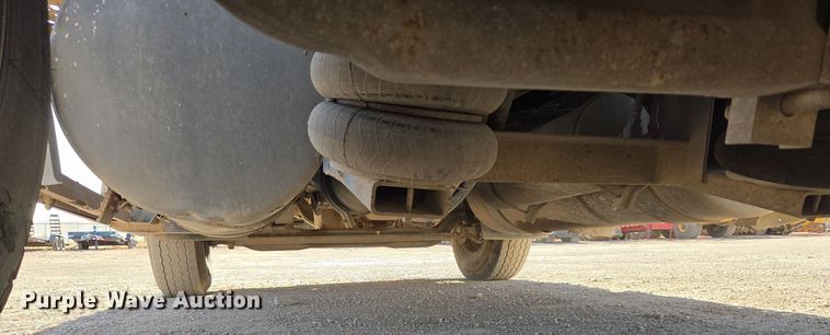 image for item ER5026 1996 Freightliner FLD semi truck