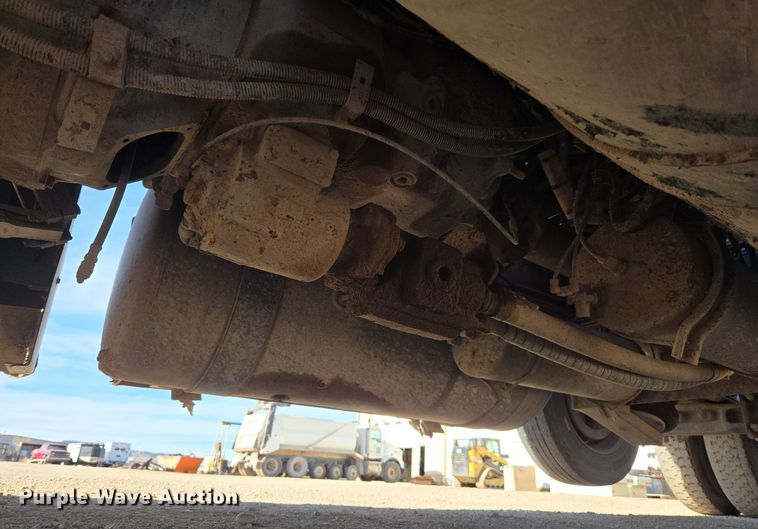 image for item ER5026 1996 Freightliner FLD semi truck