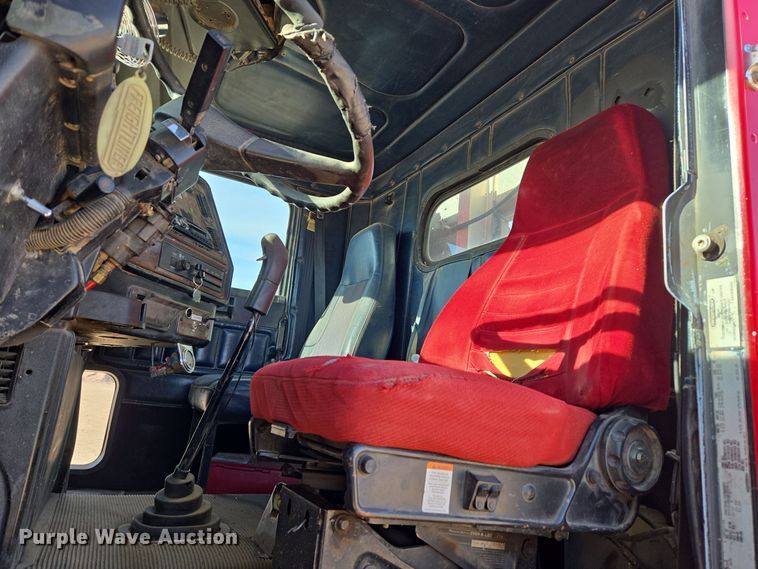 image for item ER5026 1996 Freightliner FLD semi truck