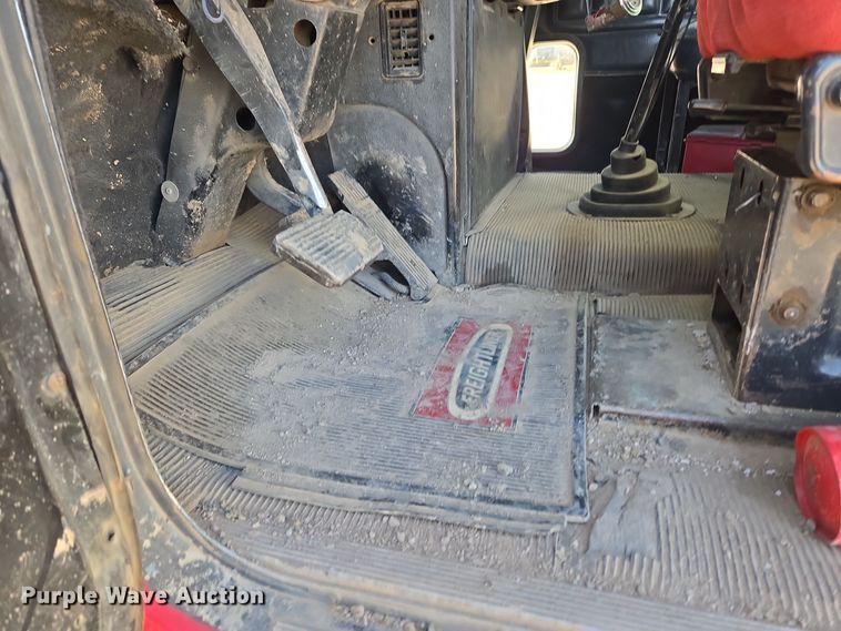 image for item ER5026 1996 Freightliner FLD semi truck