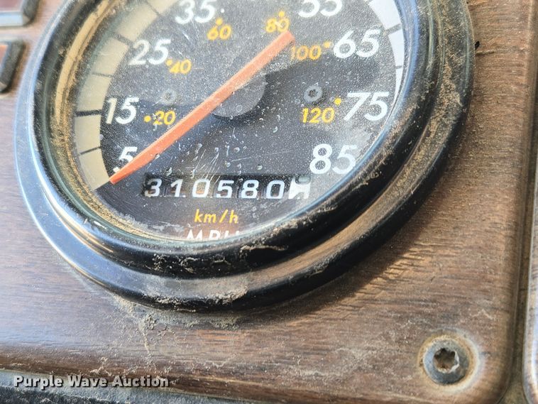 image for item ER5026 1996 Freightliner FLD semi truck