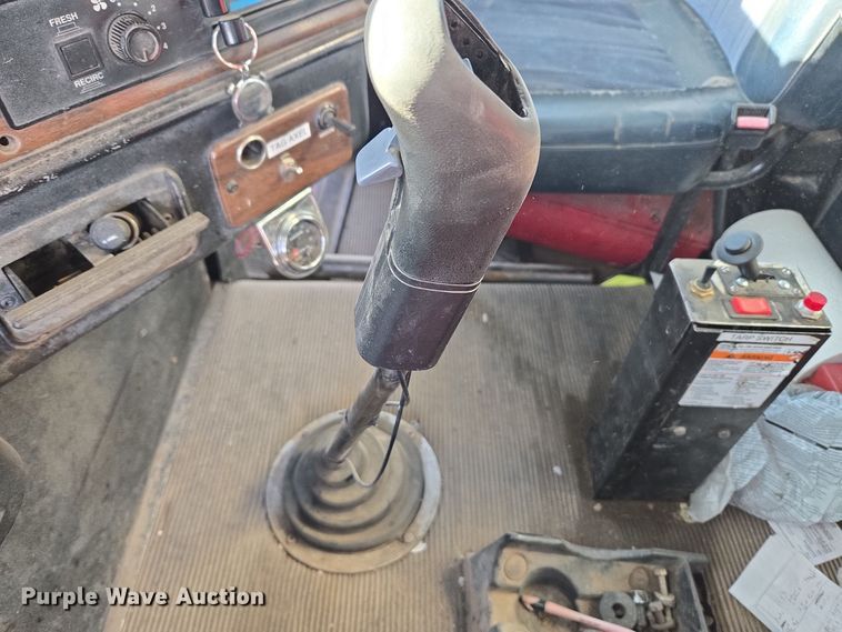 image for item ER5026 1996 Freightliner FLD semi truck