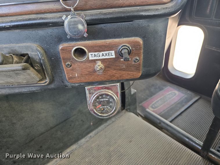 image for item ER5026 1996 Freightliner FLD semi truck