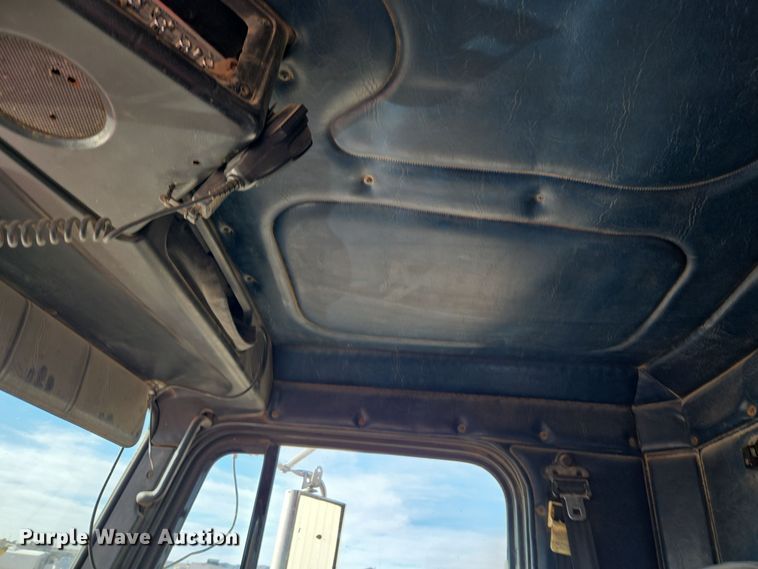 image for item ER5026 1996 Freightliner FLD semi truck