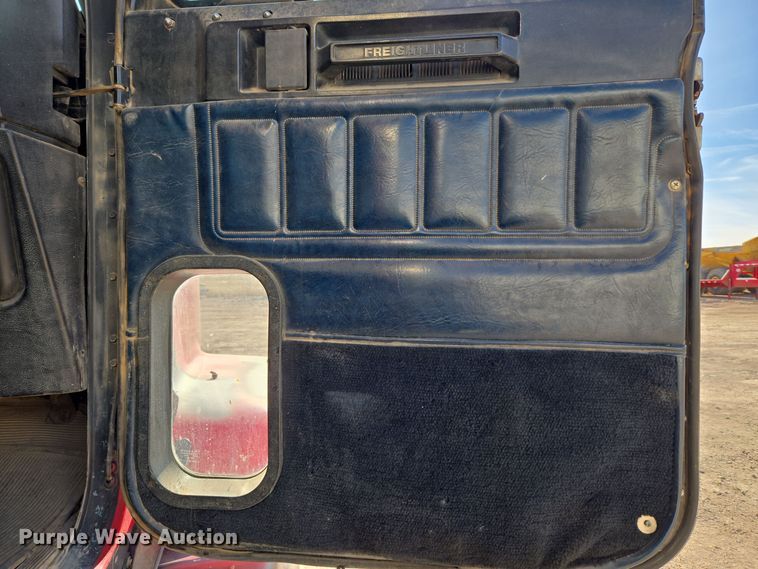 image for item ER5026 1996 Freightliner FLD semi truck