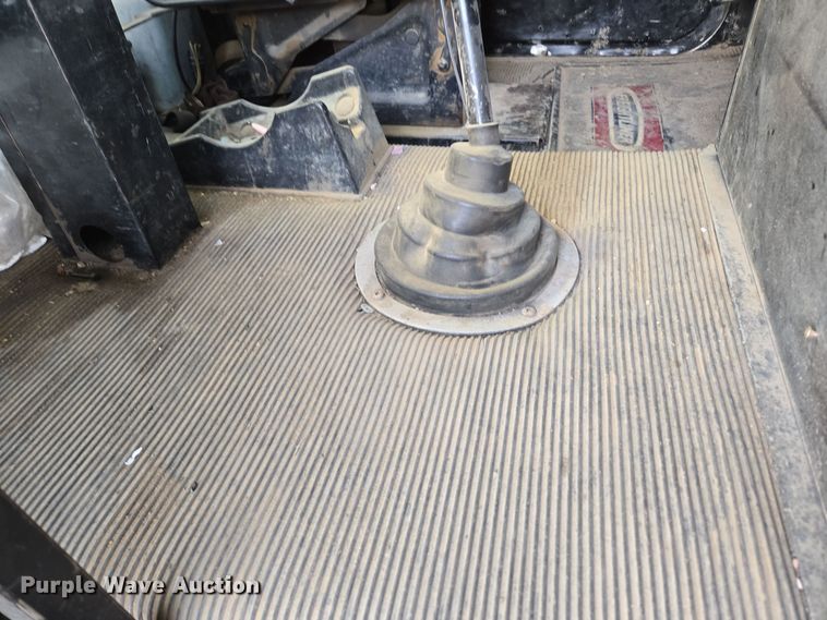 image for item ER5026 1996 Freightliner FLD semi truck