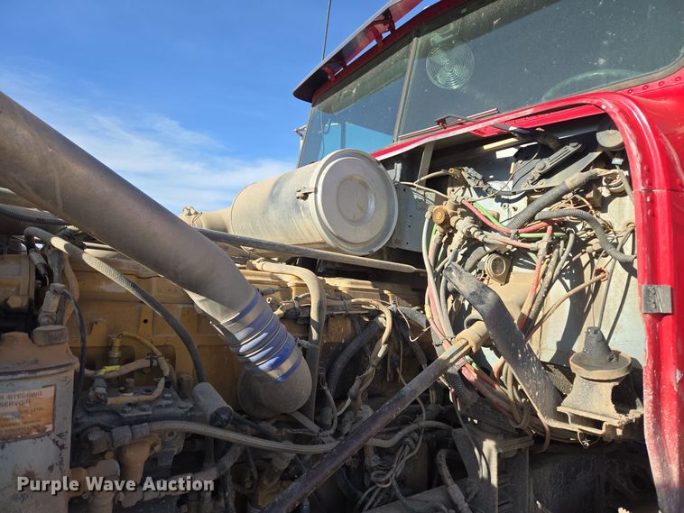 image for item ER5026 1996 Freightliner FLD semi truck