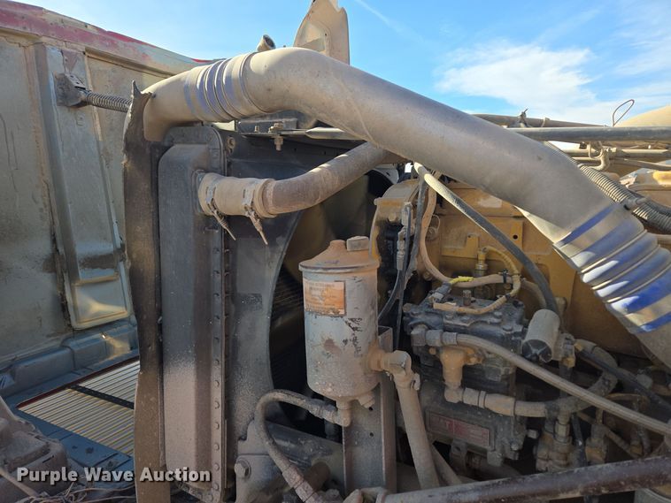 image for item ER5026 1996 Freightliner FLD semi truck