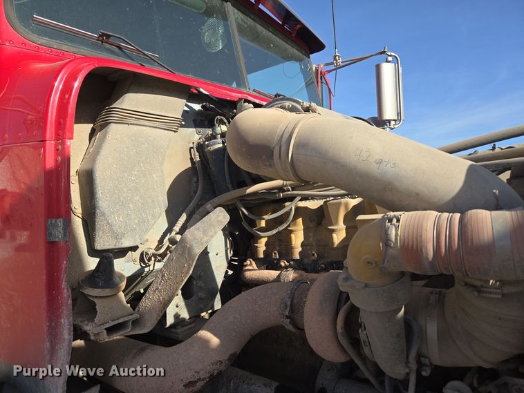 image for item ER5026 1996 Freightliner FLD semi truck