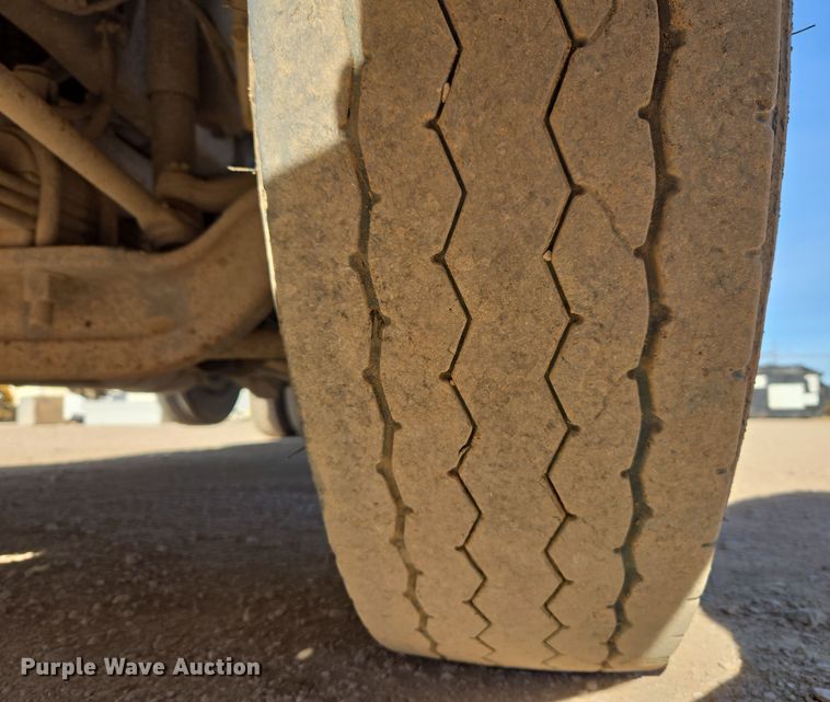 image for item ER5026 1996 Freightliner FLD semi truck