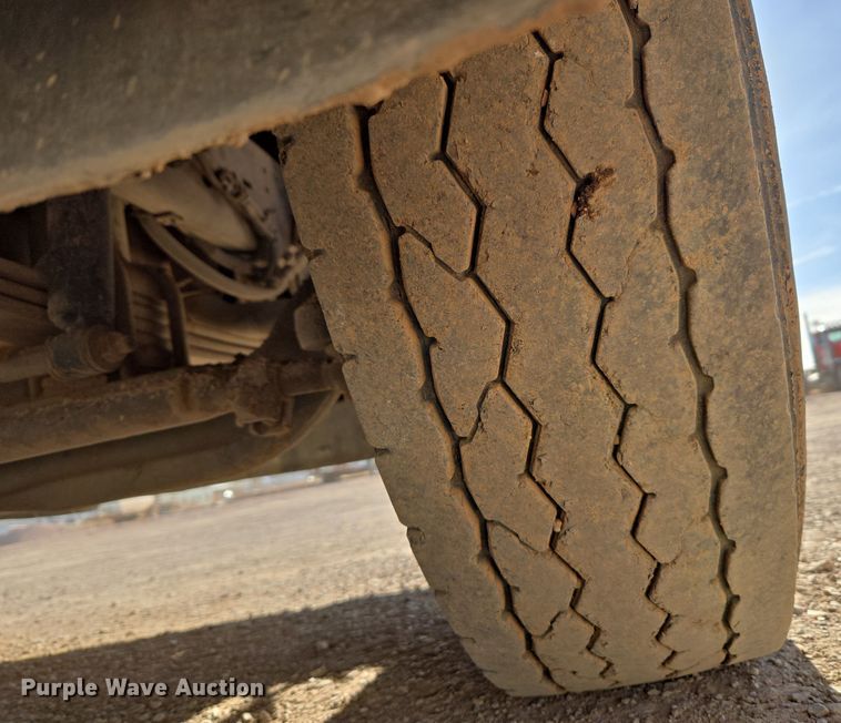 image for item ER5026 1996 Freightliner FLD semi truck