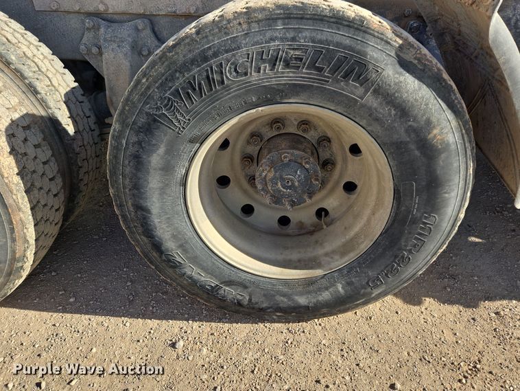 image for item ER5026 1996 Freightliner FLD semi truck