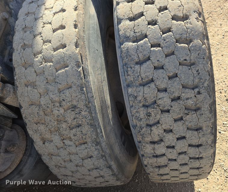 image for item ER5026 1996 Freightliner FLD semi truck