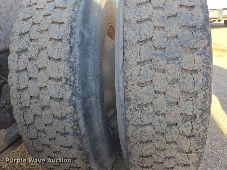 image for item ER5026 1996 Freightliner FLD semi truck