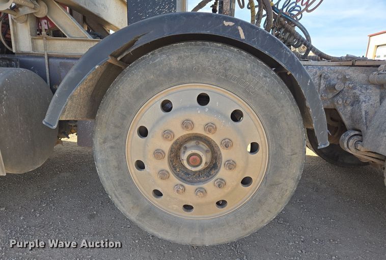 image for item ER5026 1996 Freightliner FLD semi truck