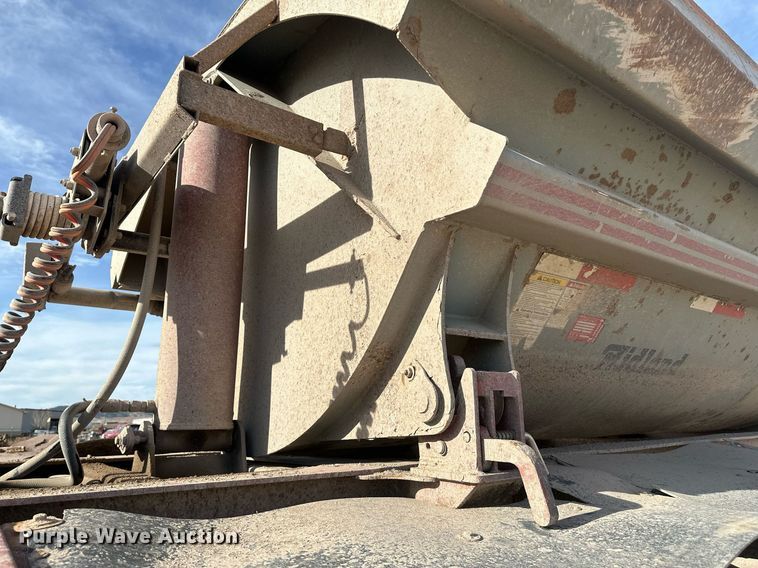 image for item ER5027 2005 Midland TW3000 side dump trailer