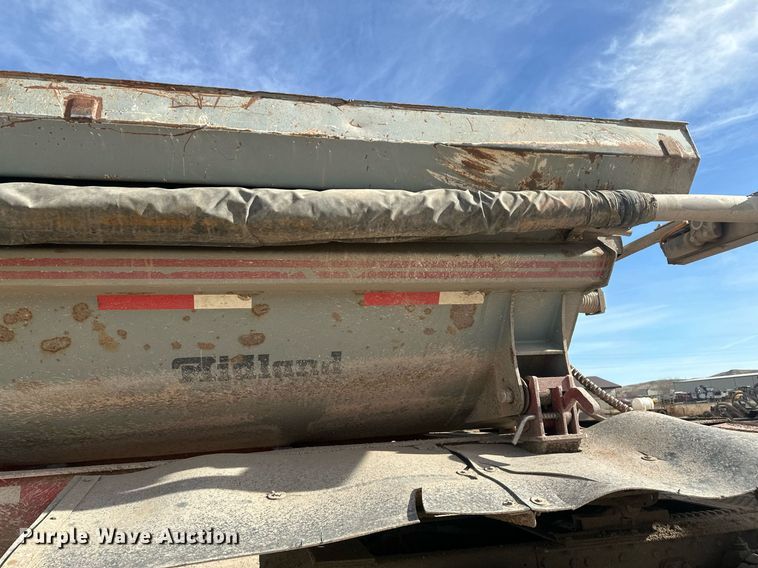 image for item ER5027 2005 Midland TW3000 side dump trailer