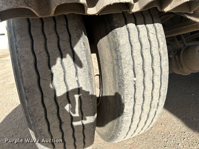 image for item ER5027 2005 Midland TW3000 side dump trailer