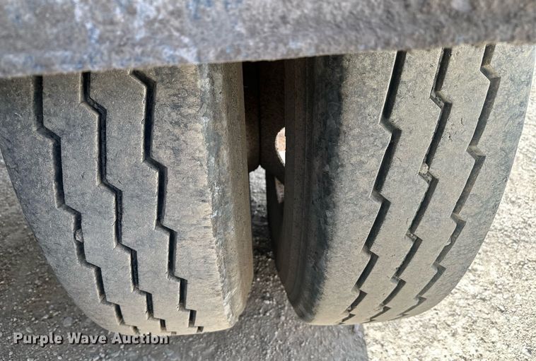 image for item ER5027 2005 Midland TW3000 side dump trailer