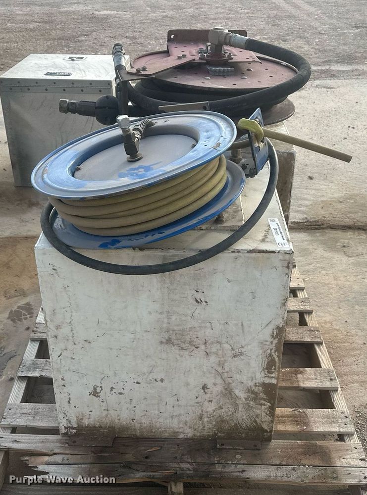 image for item ER5032 Fuel and lube tanks