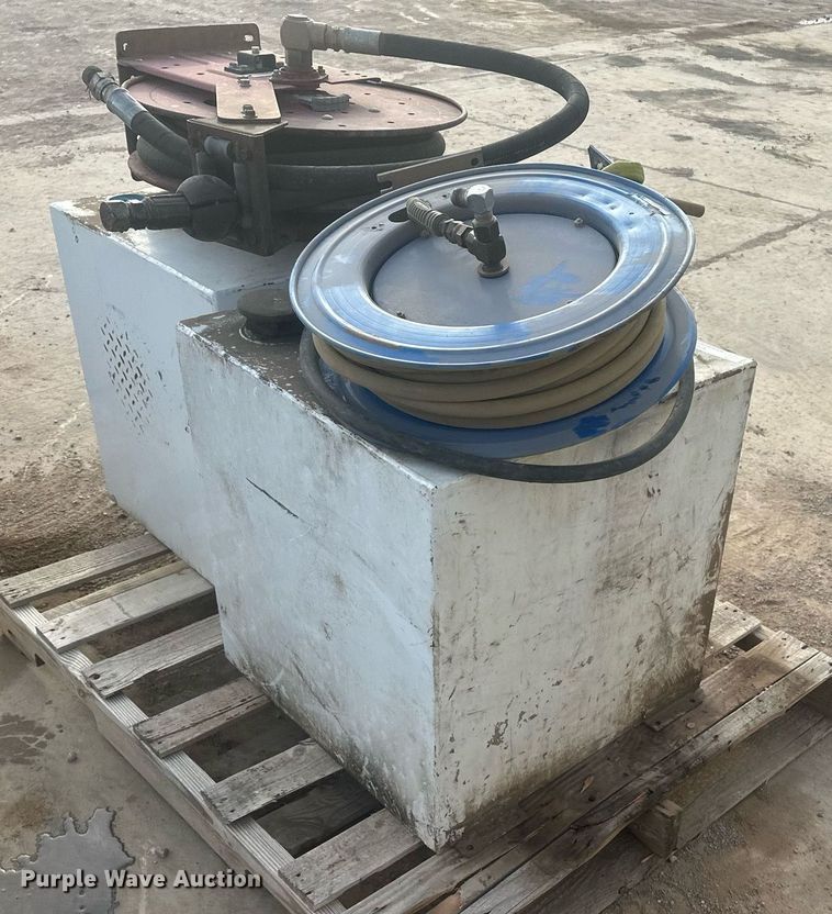 image for item ER5032 Fuel and lube tanks