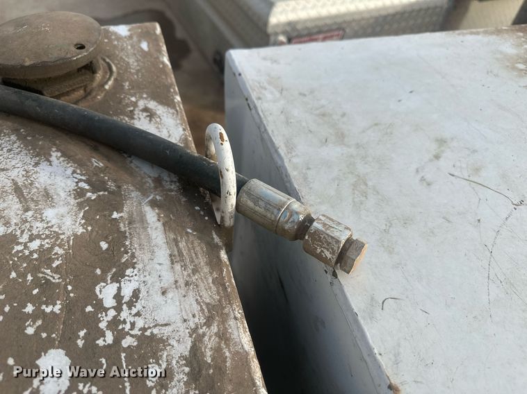 image for item ER5032 Fuel and lube tanks
