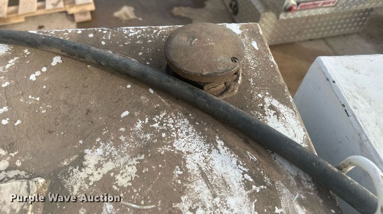 image for item ER5032 Fuel and lube tanks