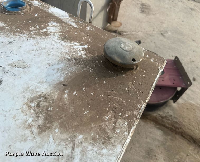 image for item ER5032 Fuel and lube tanks