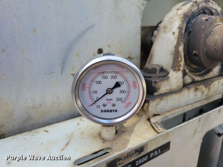 image for item KA9887 2005 International  7600 sewer rodder truck