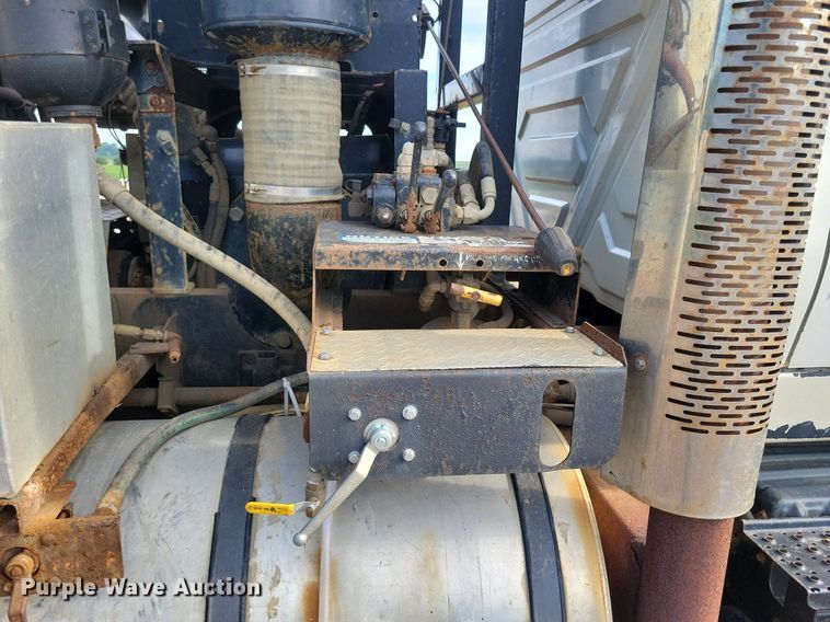 image for item KA9887 2005 International  7600 sewer rodder truck