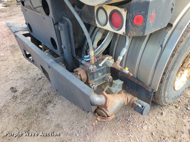 image for item KA9887 2005 International  7600 sewer rodder truck