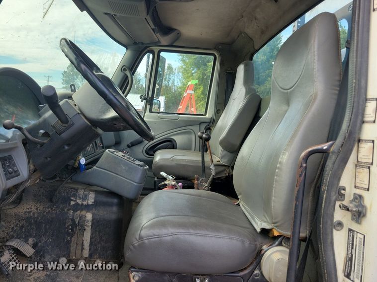 image for item KA9887 2005 International  7600 sewer rodder truck