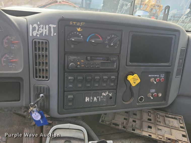 image for item KA9887 2005 International  7600 sewer rodder truck