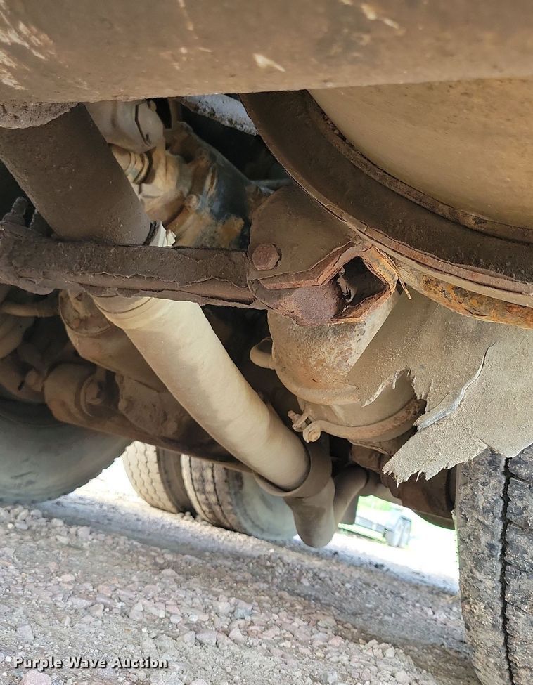 image for item KA9887 2005 International  7600 sewer rodder truck