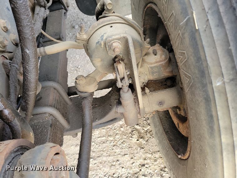 image for item KA9887 2005 International  7600 sewer rodder truck