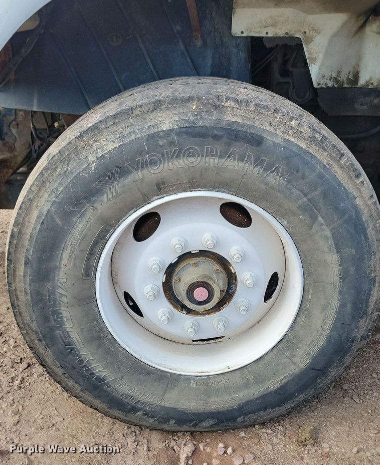 image for item KA9887 2005 International  7600 sewer rodder truck