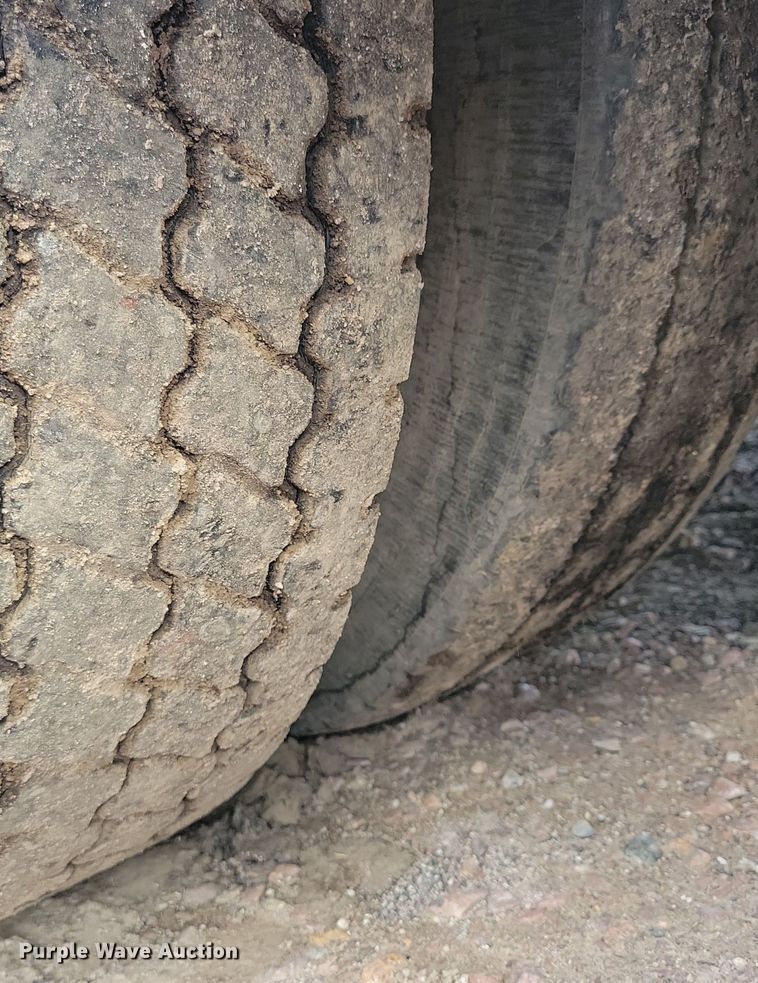 image for item KA9887 2005 International  7600 sewer rodder truck