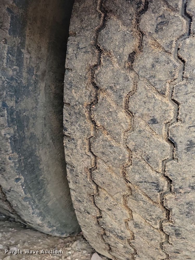 image for item KA9887 2005 International  7600 sewer rodder truck