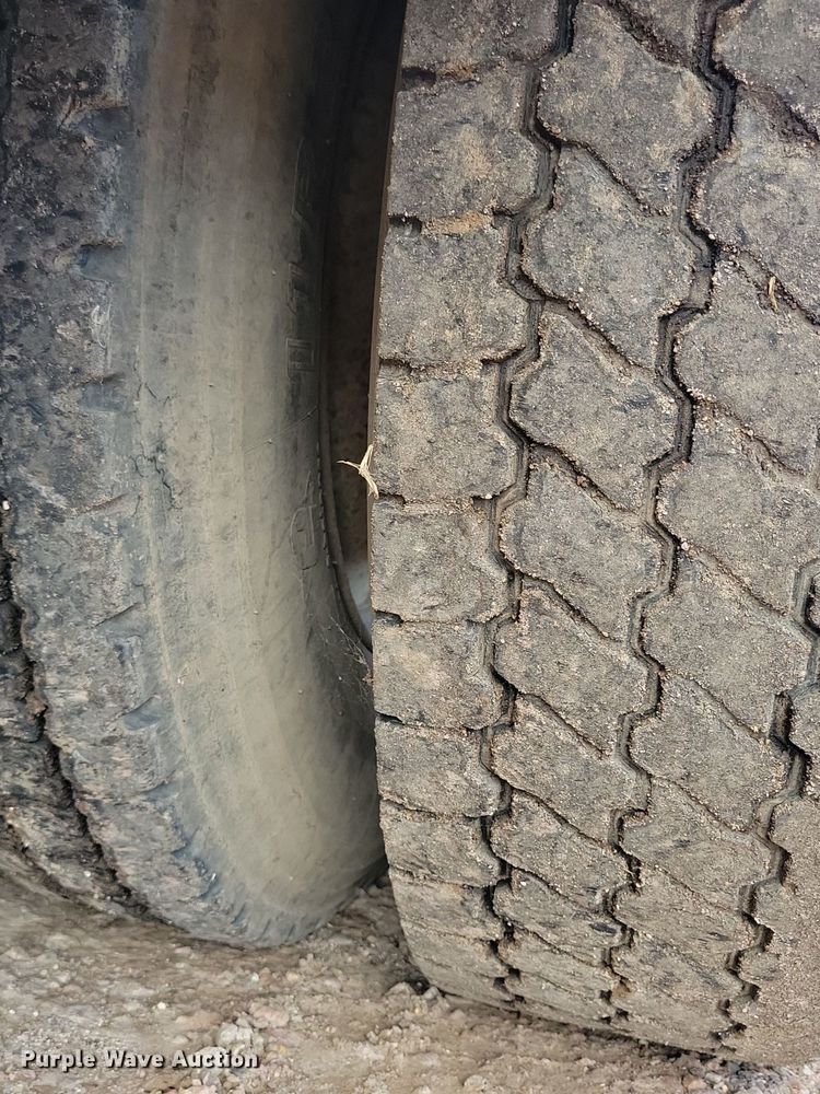 image for item KA9887 2005 International  7600 sewer rodder truck