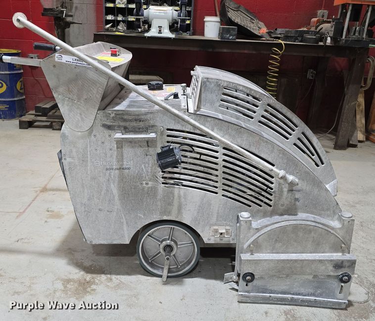 image for item LX9002 2019 Husqvarna Soff-Cut 4200 concrete saw