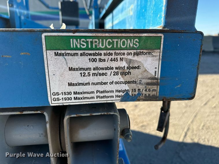 image for item MS9833 2008 Genie GS-1930 scissor lift