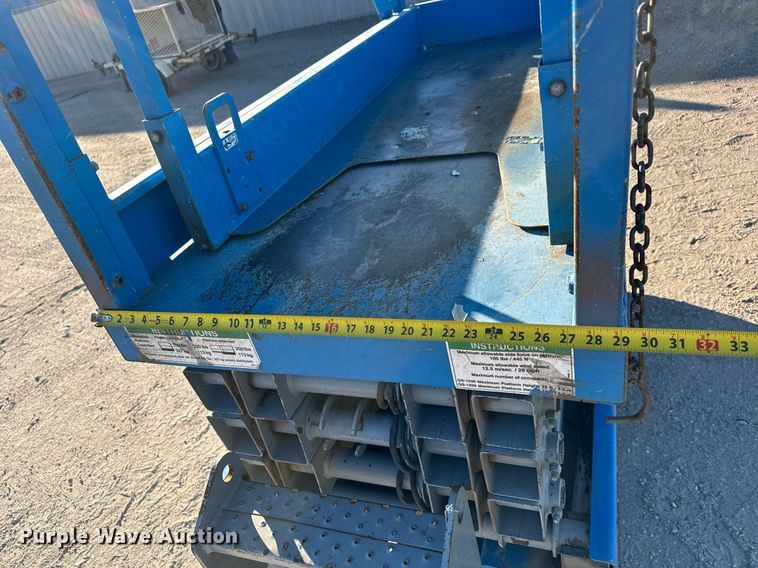 image for item MS9833 2008 Genie GS-1930 scissor lift