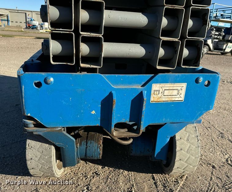image for item MS9833 2008 Genie GS-1930 scissor lift
