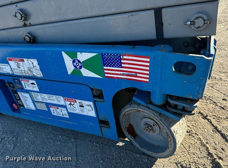 image for item MS9833 2008 Genie GS-1930 scissor lift