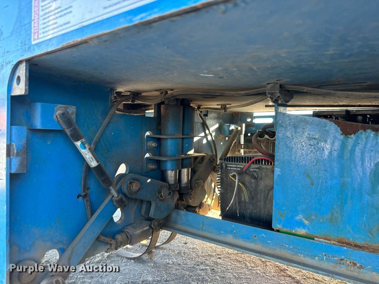 image for item MS9833 2008 Genie GS-1930 scissor lift