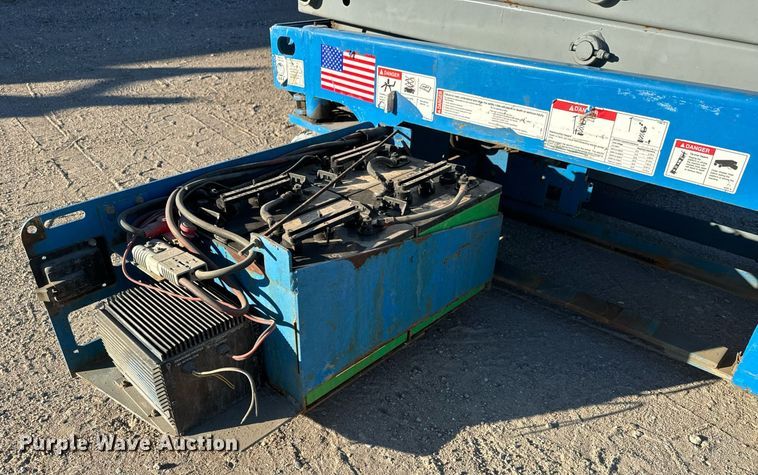 image for item MS9833 2008 Genie GS-1930 scissor lift