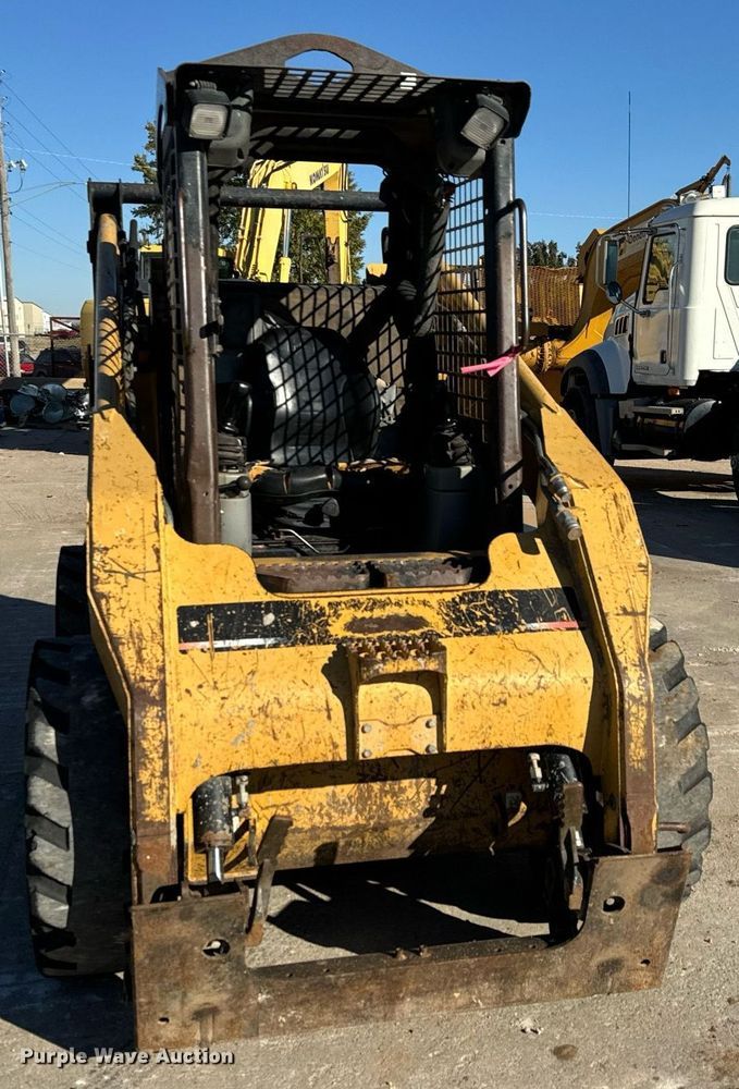 image for item MS9966 2003 Caterpillar  262 skid steer loader