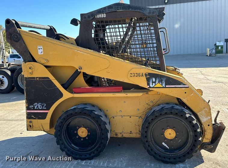image for item MS9966 2003 Caterpillar  262 skid steer loader