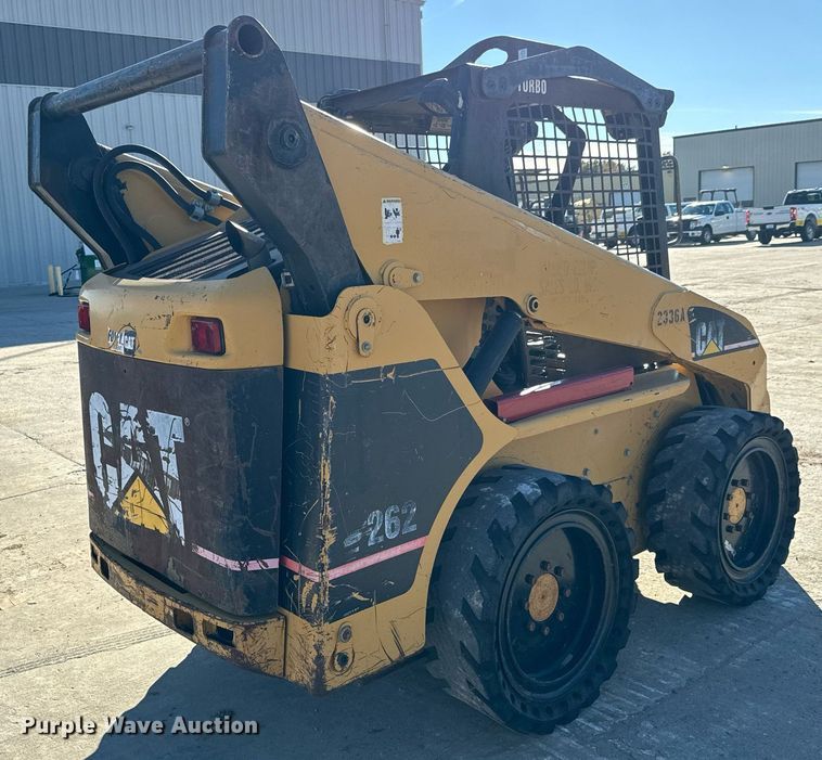 image for item MS9966 2003 Caterpillar  262 skid steer loader